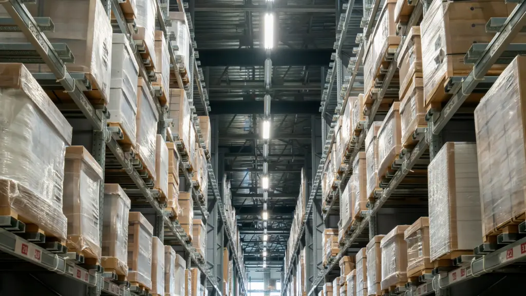 Warehouse racking and palletized storage in a distribution centre interior